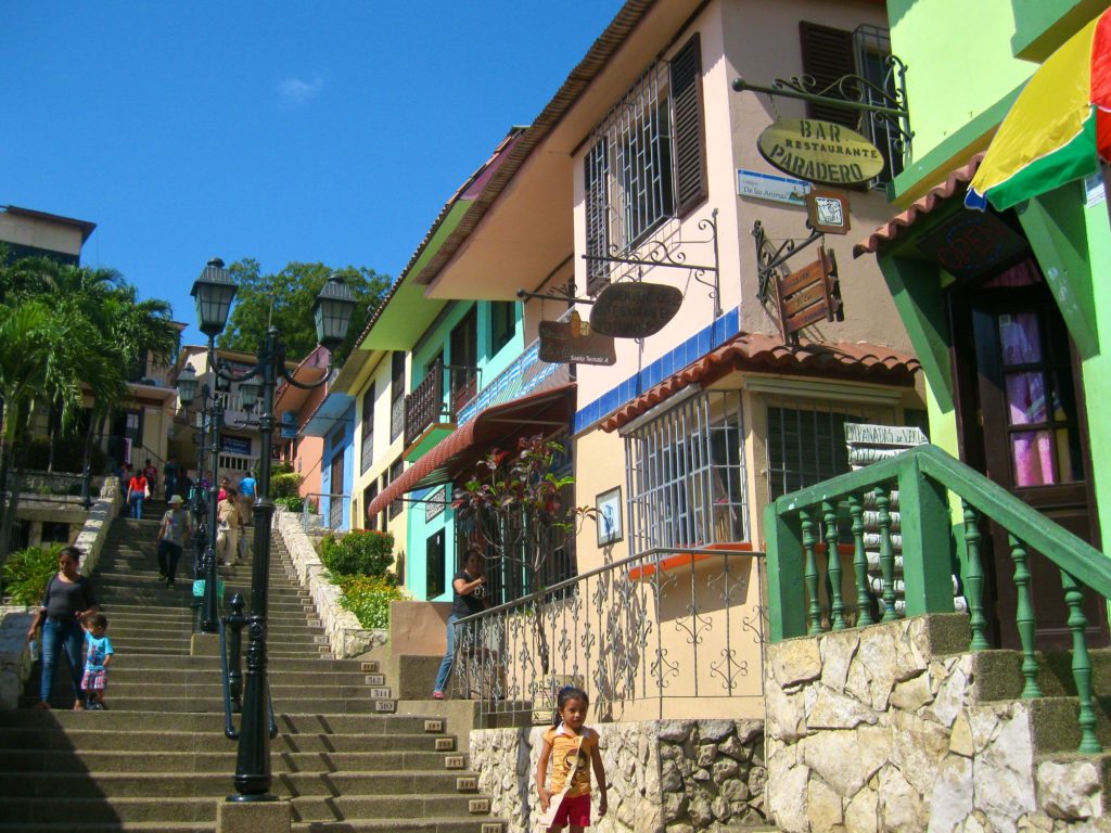 guayaquil_oldtown_street