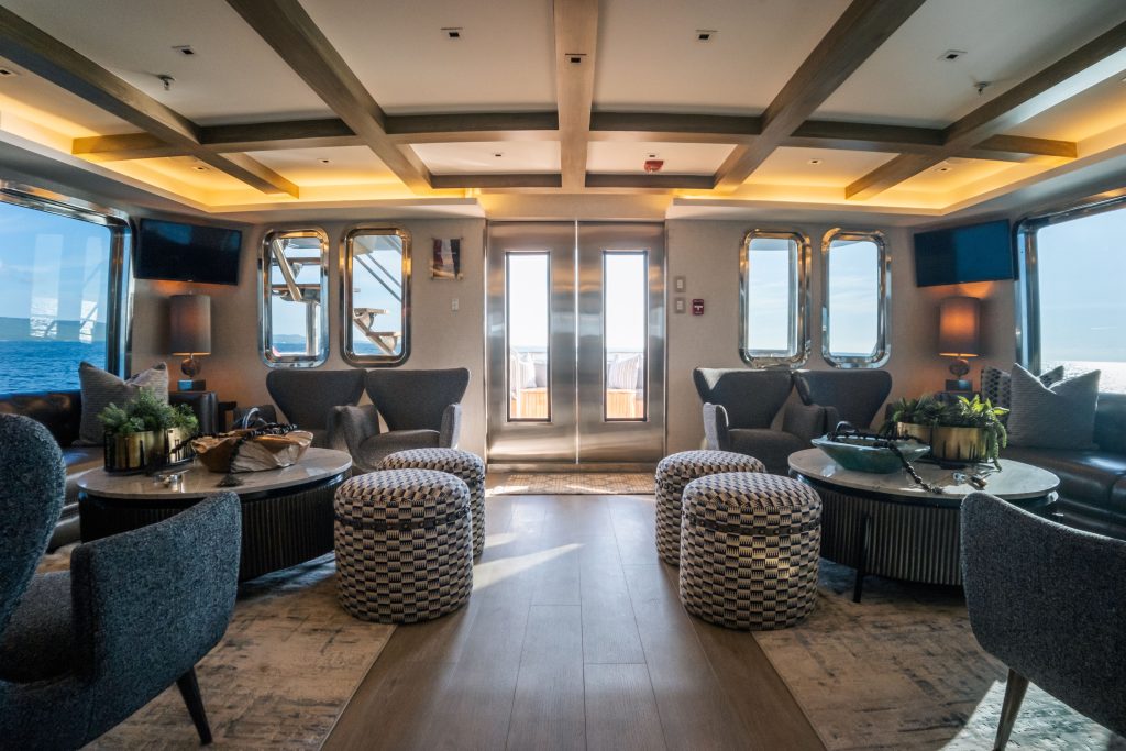 Main Lounge - Darwin Deck
